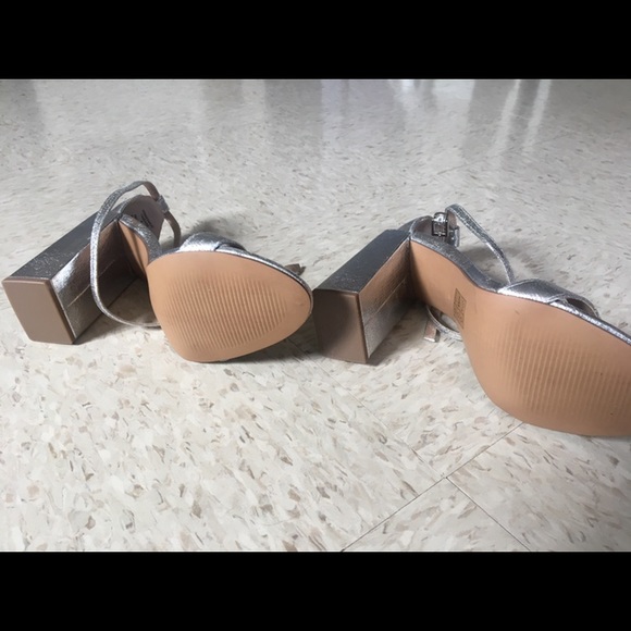 ASOS DESIGN heeled sandals in silver - Picture 4 of 8